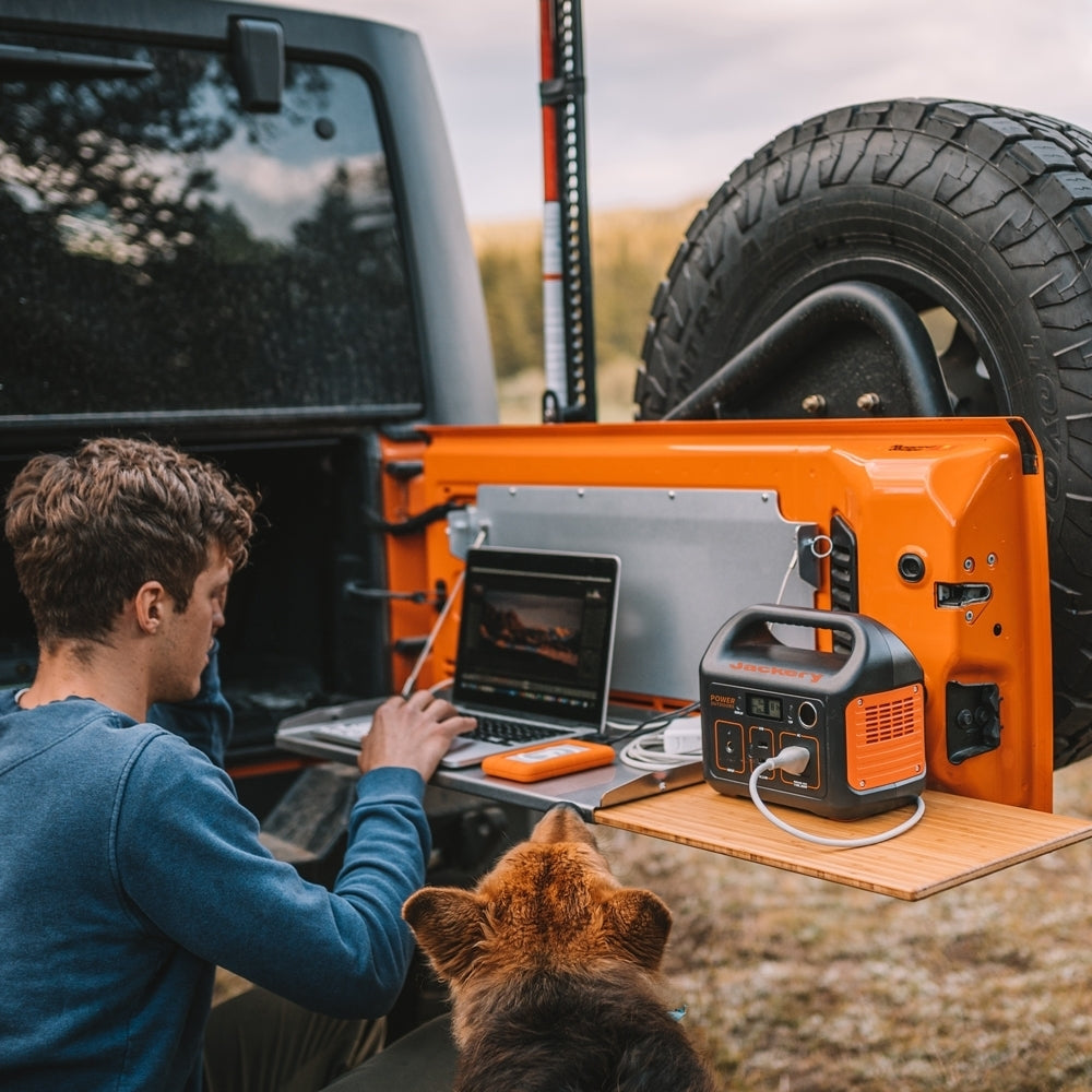 Refurbished Portable Power Station 290W for Camping & Emergencies | Jackery Explorer